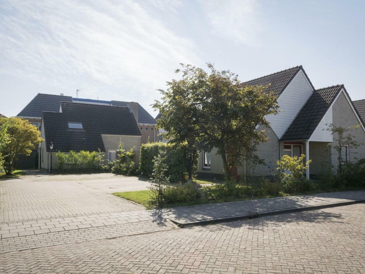 Spacious Bungalow In The Cosy Village 더콕스도르프 외부 사진